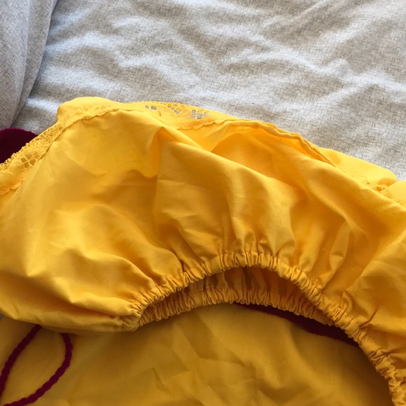 Mexican traditional off the shoulder blouse - Picture 4 of 5